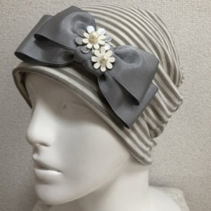 Ribbon and flower care hat  border